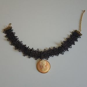 Choker necklace antique look
